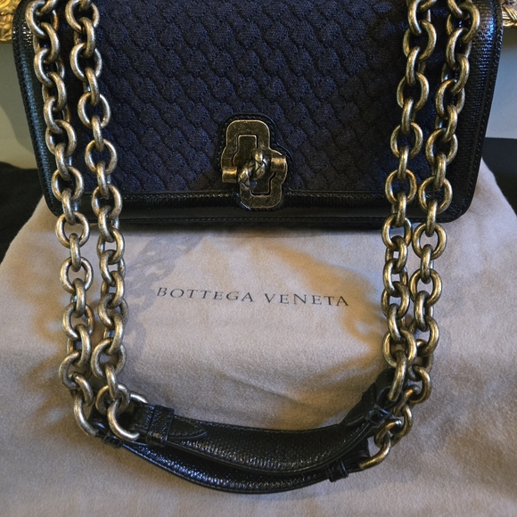 BOTTEGA VENETA LIKE NEW Intrecciato Knit Olimpia Knot Bag - Picture 5 of 13